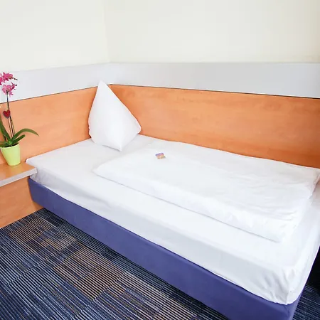 Hotel Senator Frankfurt nad Mohanem