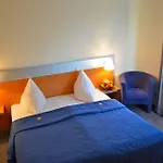Hotel Senator