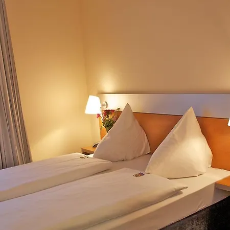 Hotel Senator 3*