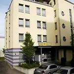 Hotel Senator Frankfurt nad Mohanem